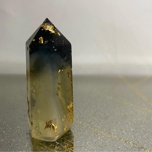 [❌]  Single small standing up crystal with gold flakes inside 💙 - Picture 12 of 16